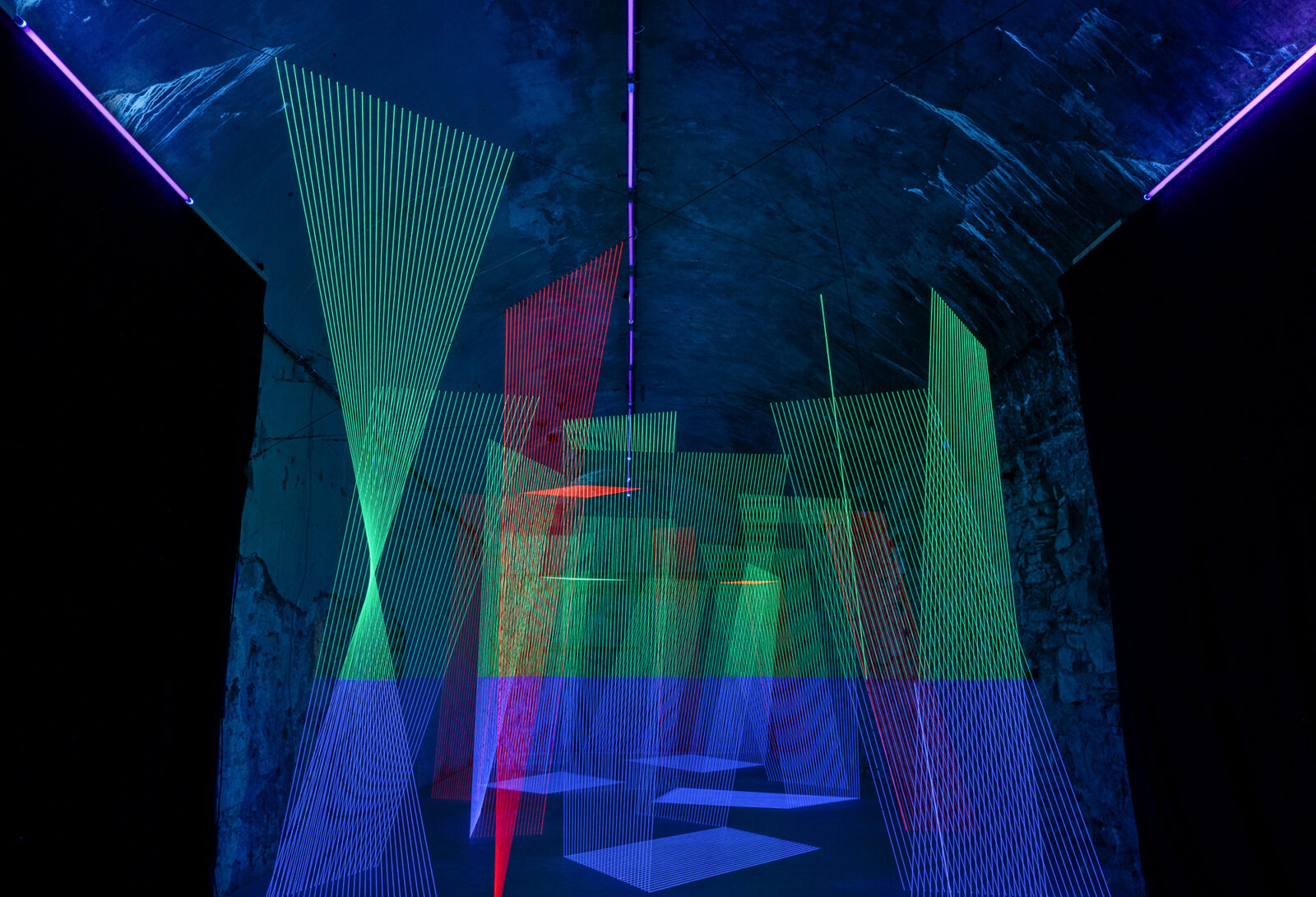 Floating_Horizon_1